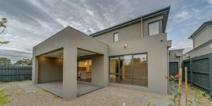 REAR YARD UNIT 2.jpg